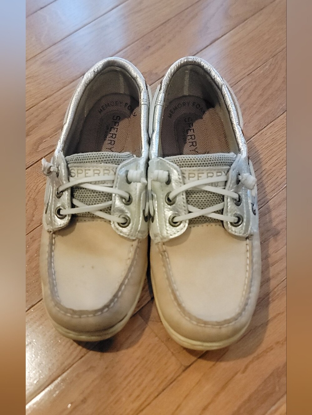 Sperry Women's Size 5 Tan and Silver Boat Shoes
